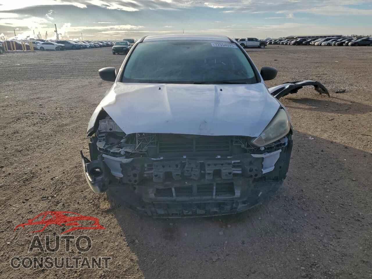 FORD FOCUS 2015 - 1FADP3E24FL323778