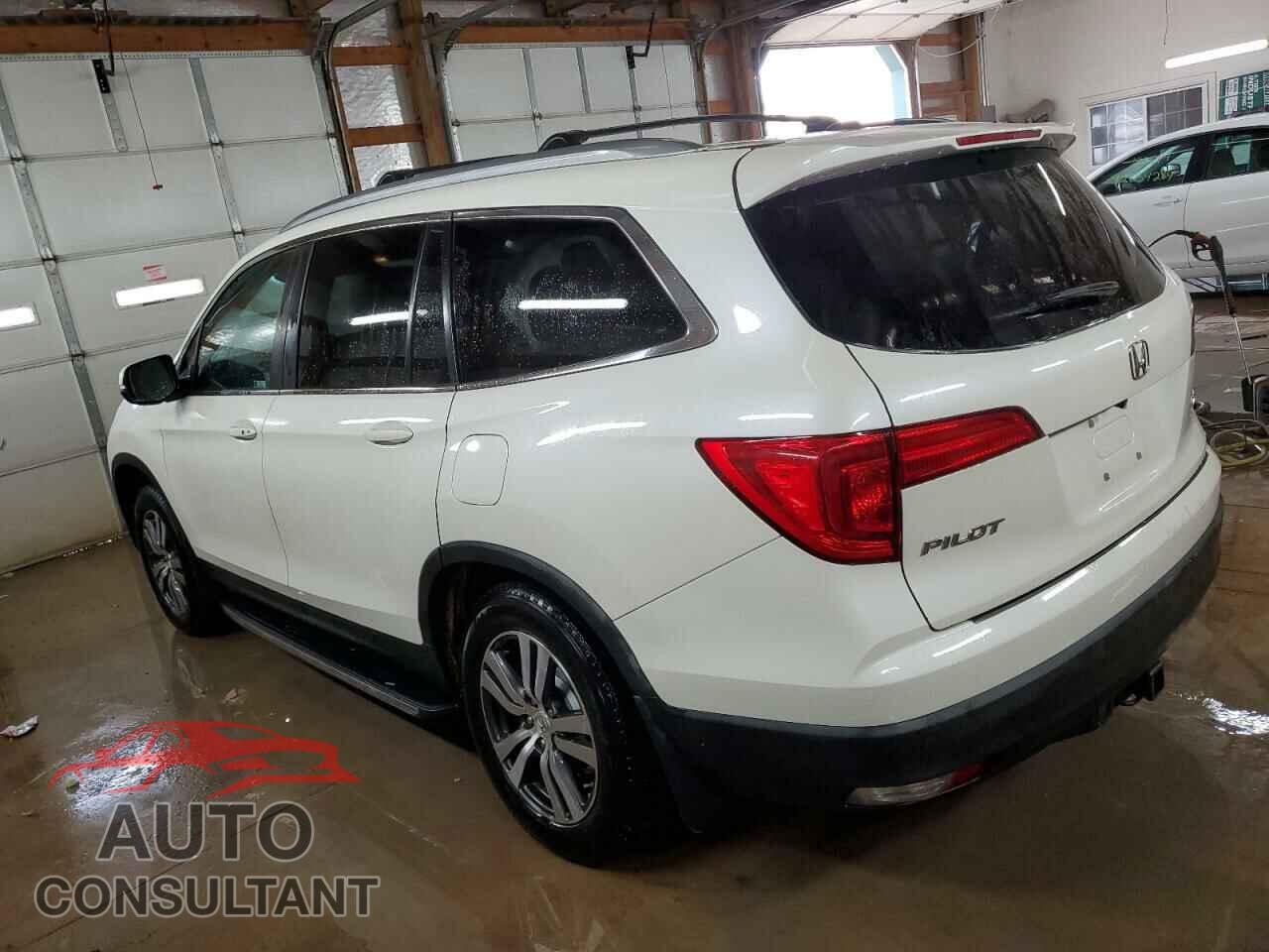 HONDA PILOT 2018 - 5FNYF6H53JB021884