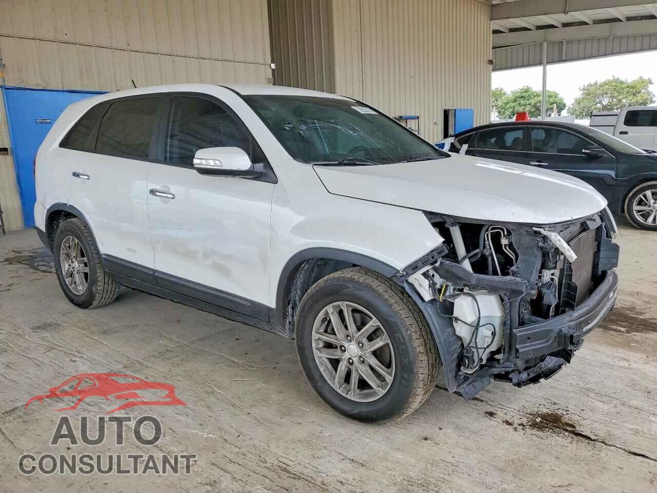 KIA SORENTO 2015 - 5XYKT3A64FG657312