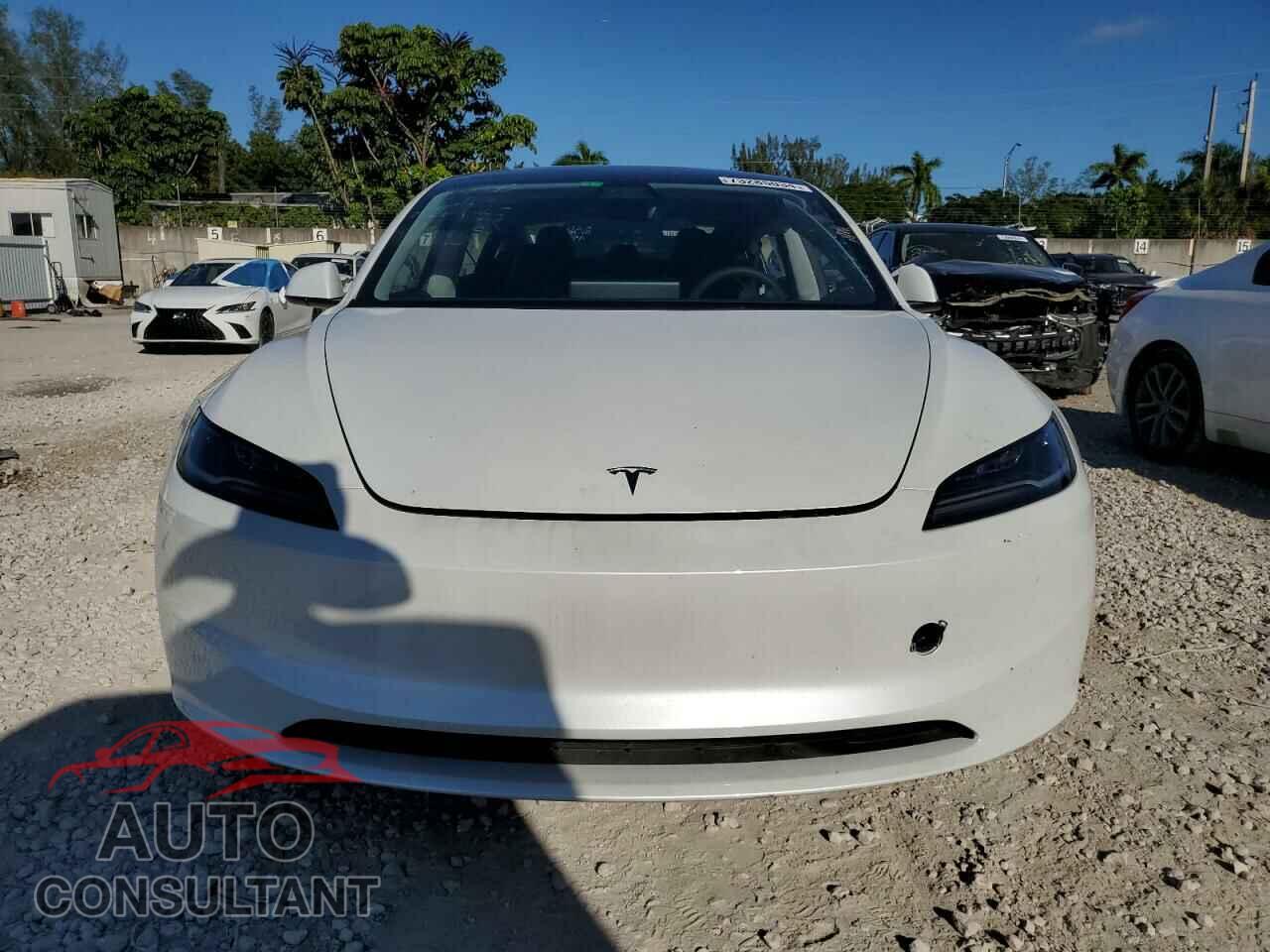 TESLA MODEL 3 2024 - 5YJ3E1EA8RF732820