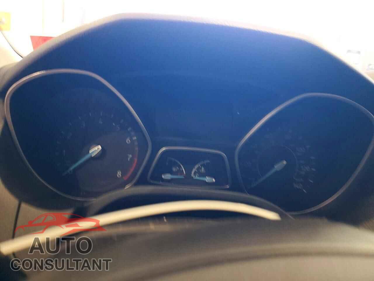 FORD FOCUS 2018 - 1FADP3FE1JL257773