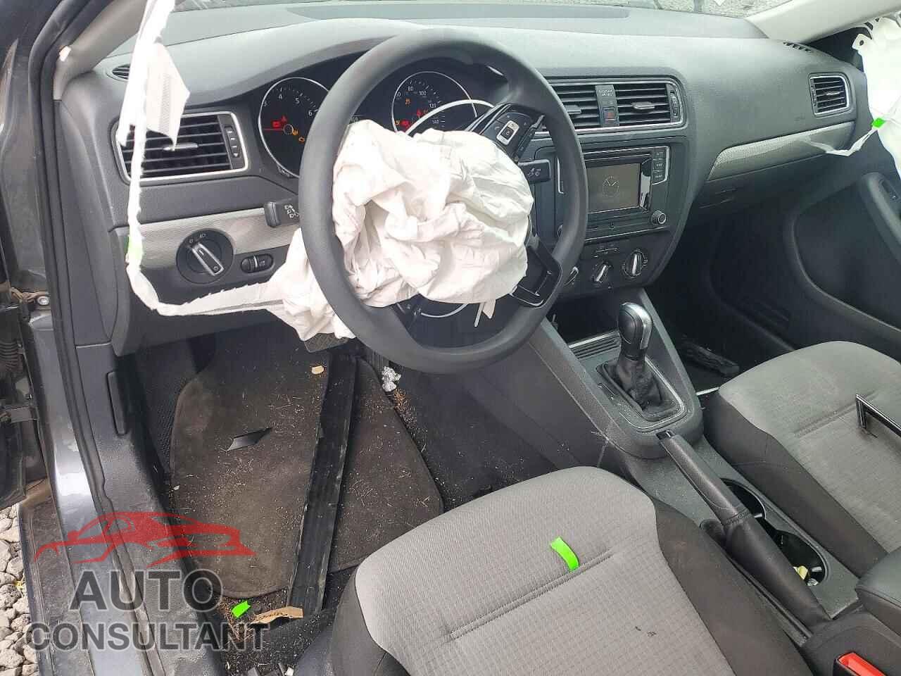 VOLKSWAGEN JETTA 2017 - 3VW2B7AJ8HM373182
