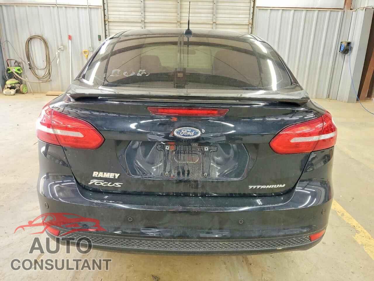 FORD FOCUS 2018 - 1FADP3J21JL295985