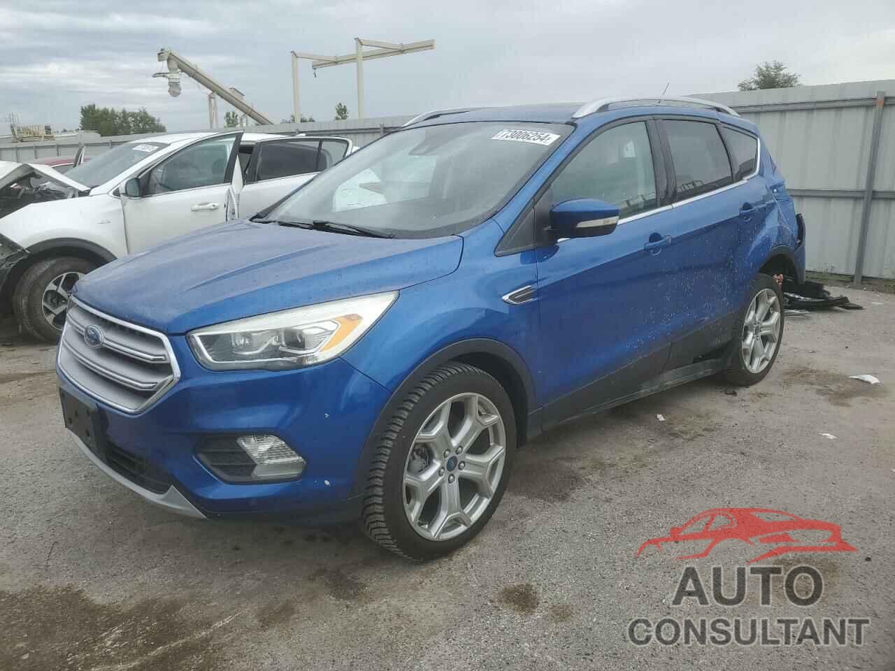 FORD ESCAPE 2017 - 1FMCU9J9XHUA93810