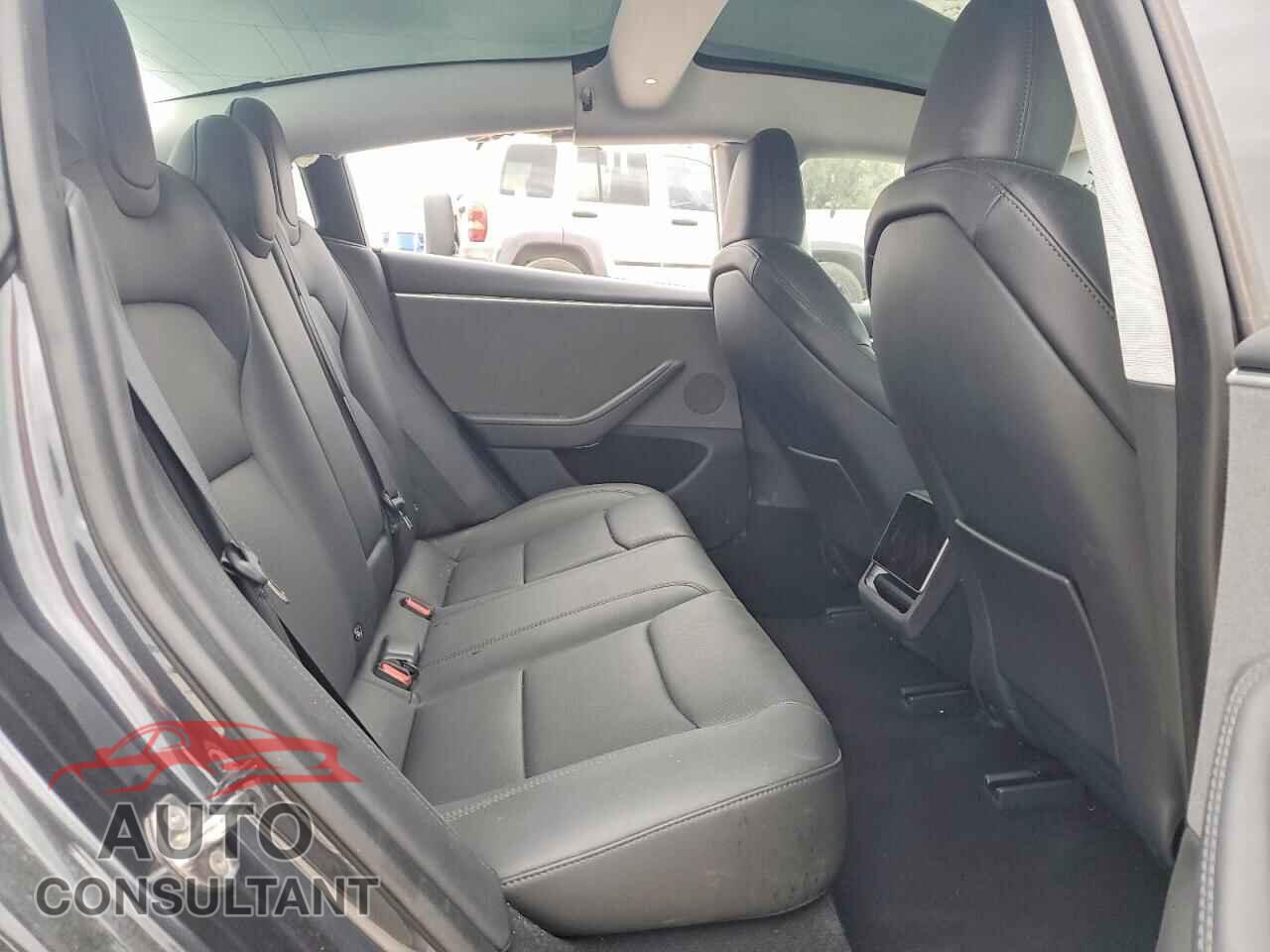 TESLA MODEL 3 2024 - 5YJ3E1EA2RF725233