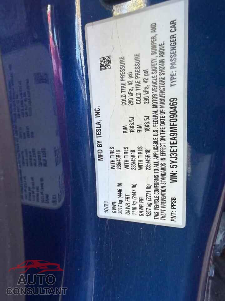 TESLA MODEL 3 2021 - 5YJ3E1EA9MF090469