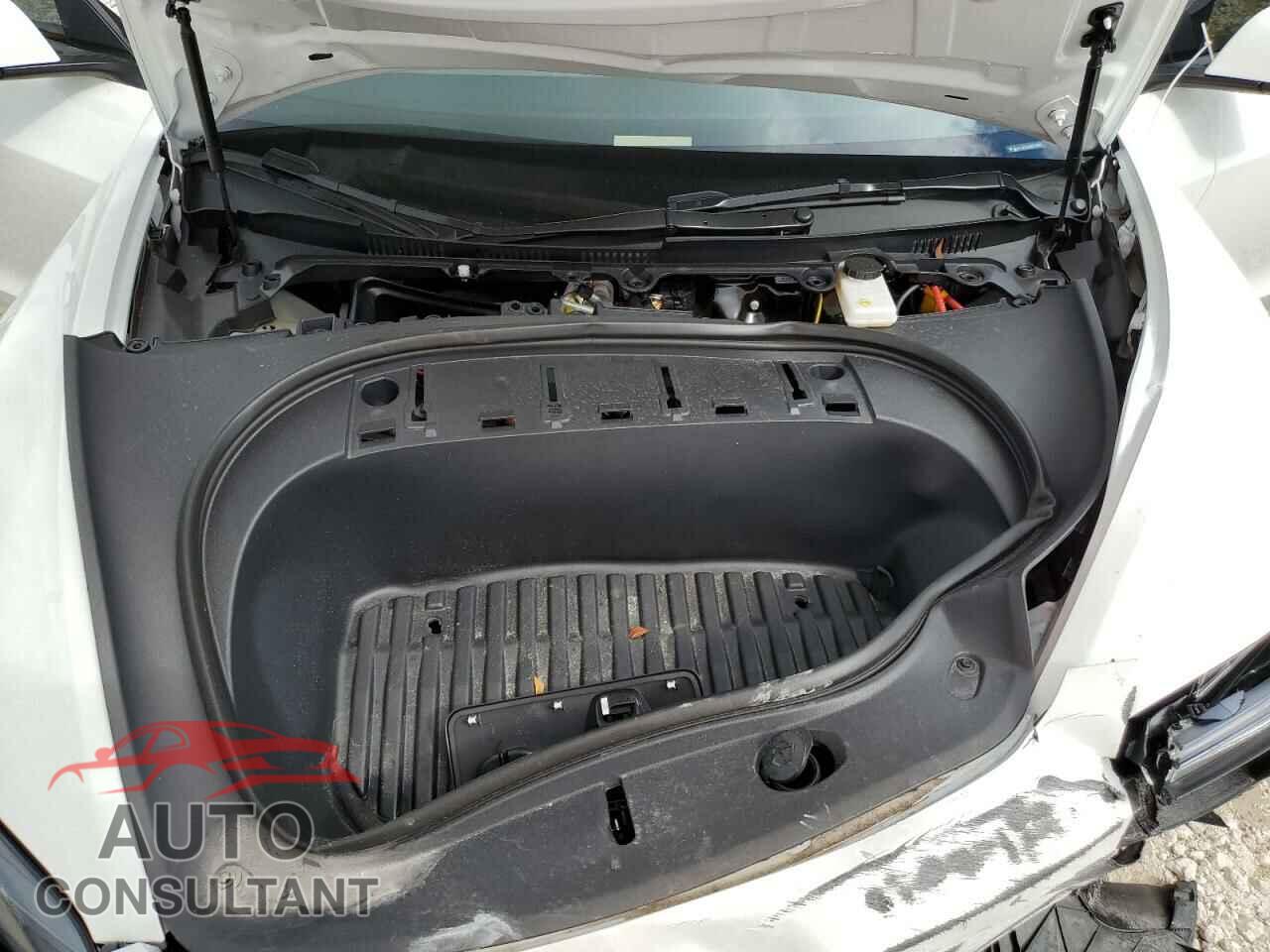 TESLA MODEL 3 2024 - 5YJ3E1EA3RF728612