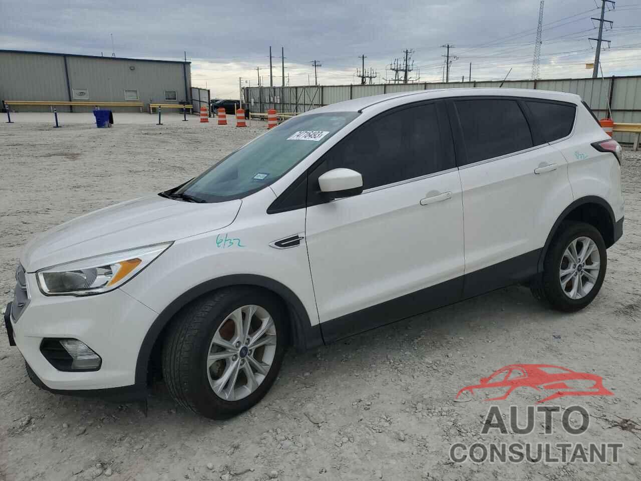 FORD ESCAPE 2017 - 1FMCU0GD9HUE07289