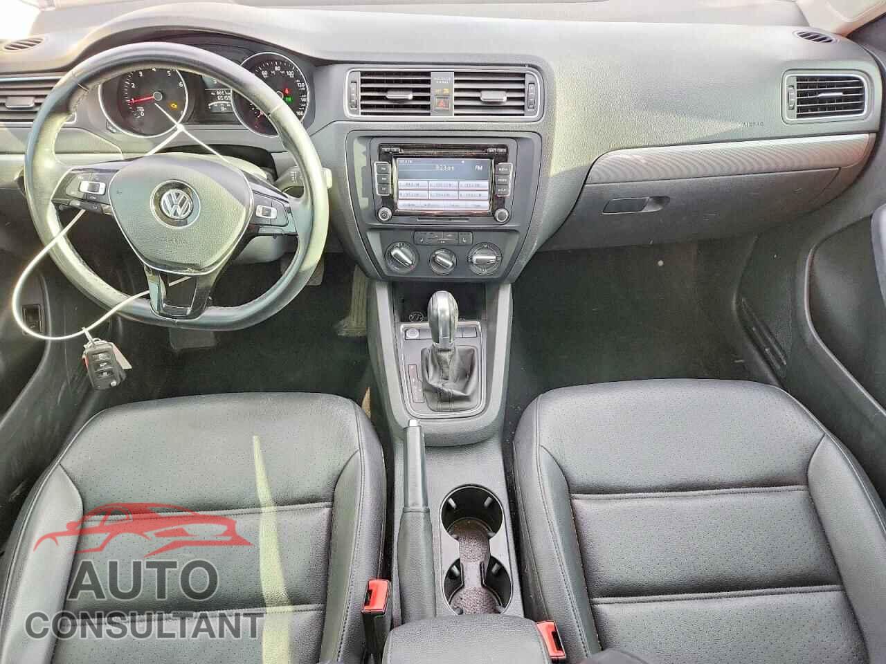VOLKSWAGEN JETTA 2015 - 3VWD07AJ8FM301846