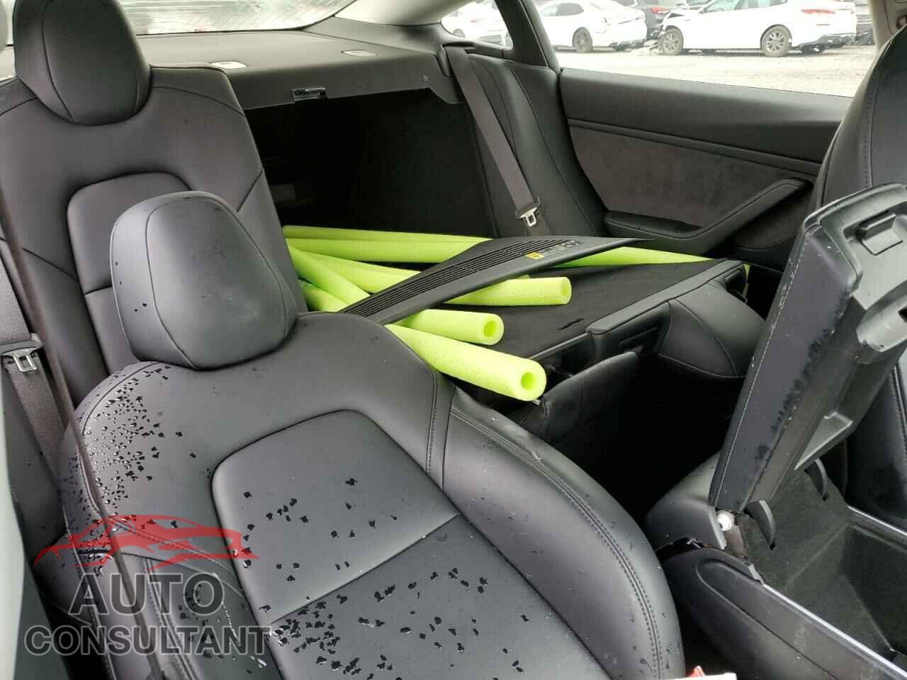 TESLA MODEL 3 2018 - 5YJ3E1EA7JF020027