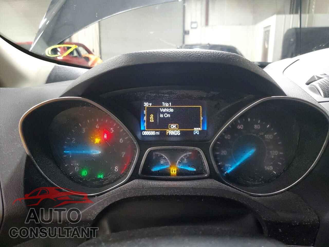 FORD ESCAPE 2018 - 1FMCU0GD5JUD01511
