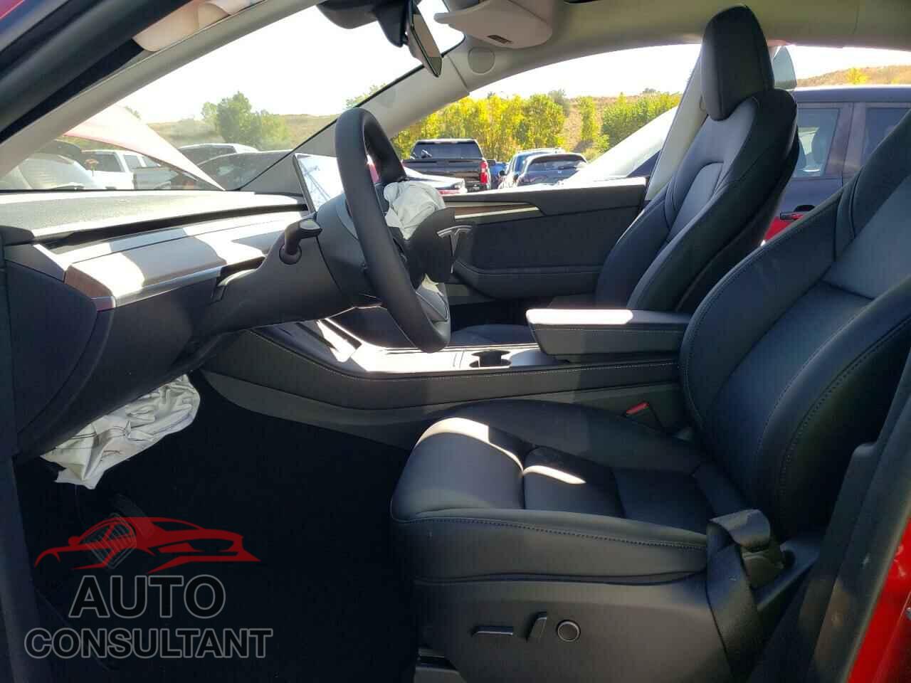 TESLA MODEL Y 2024 - 7SAYGAEE9RF198765