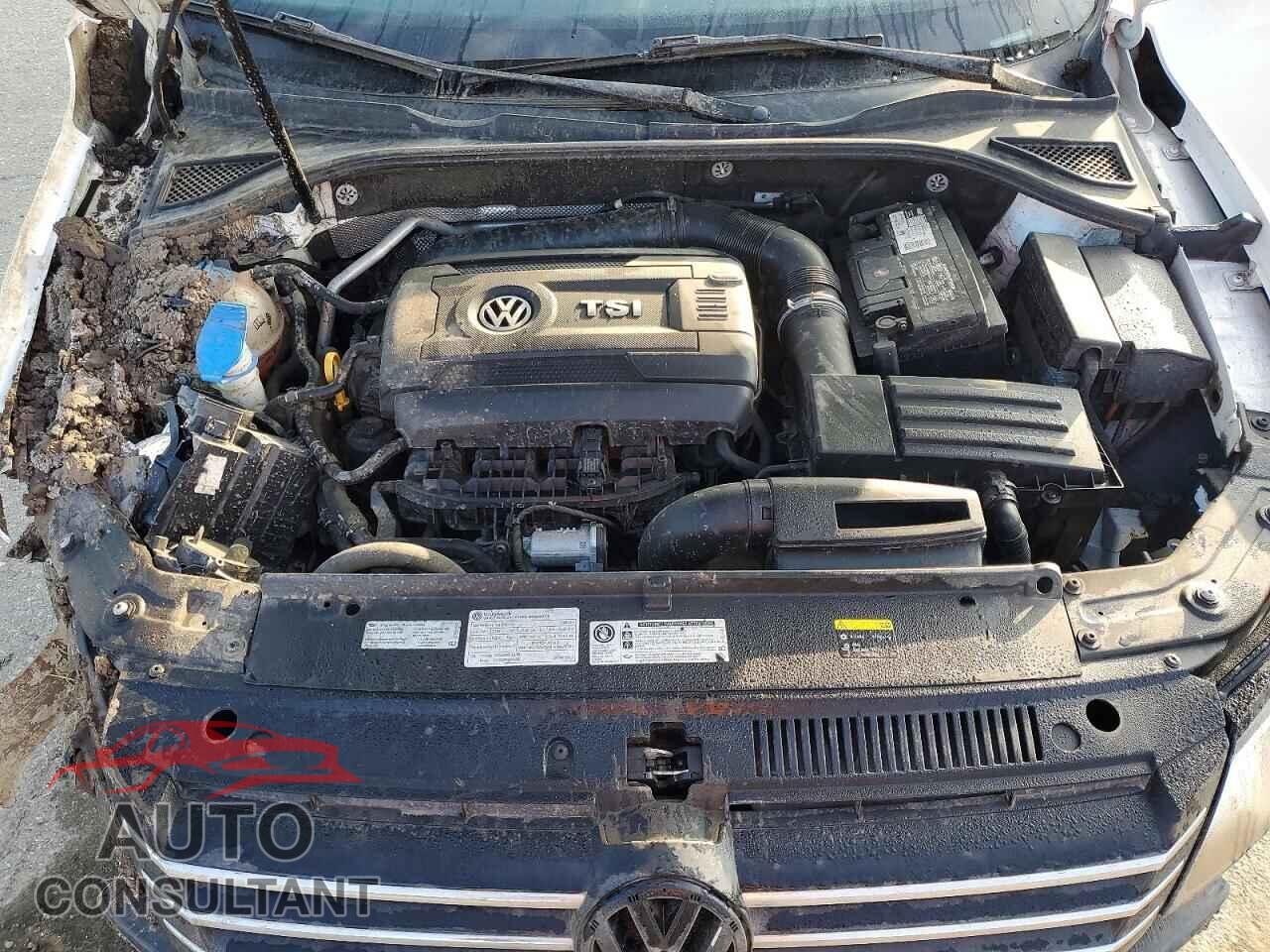 VOLKSWAGEN PASSAT 2015 - 1VWBT7A35FC072379