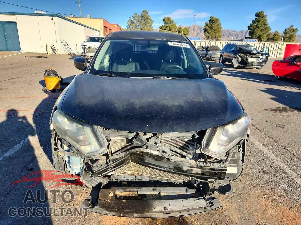 NISSAN ROGUE 2017 - KNMAT2MT4HP605573