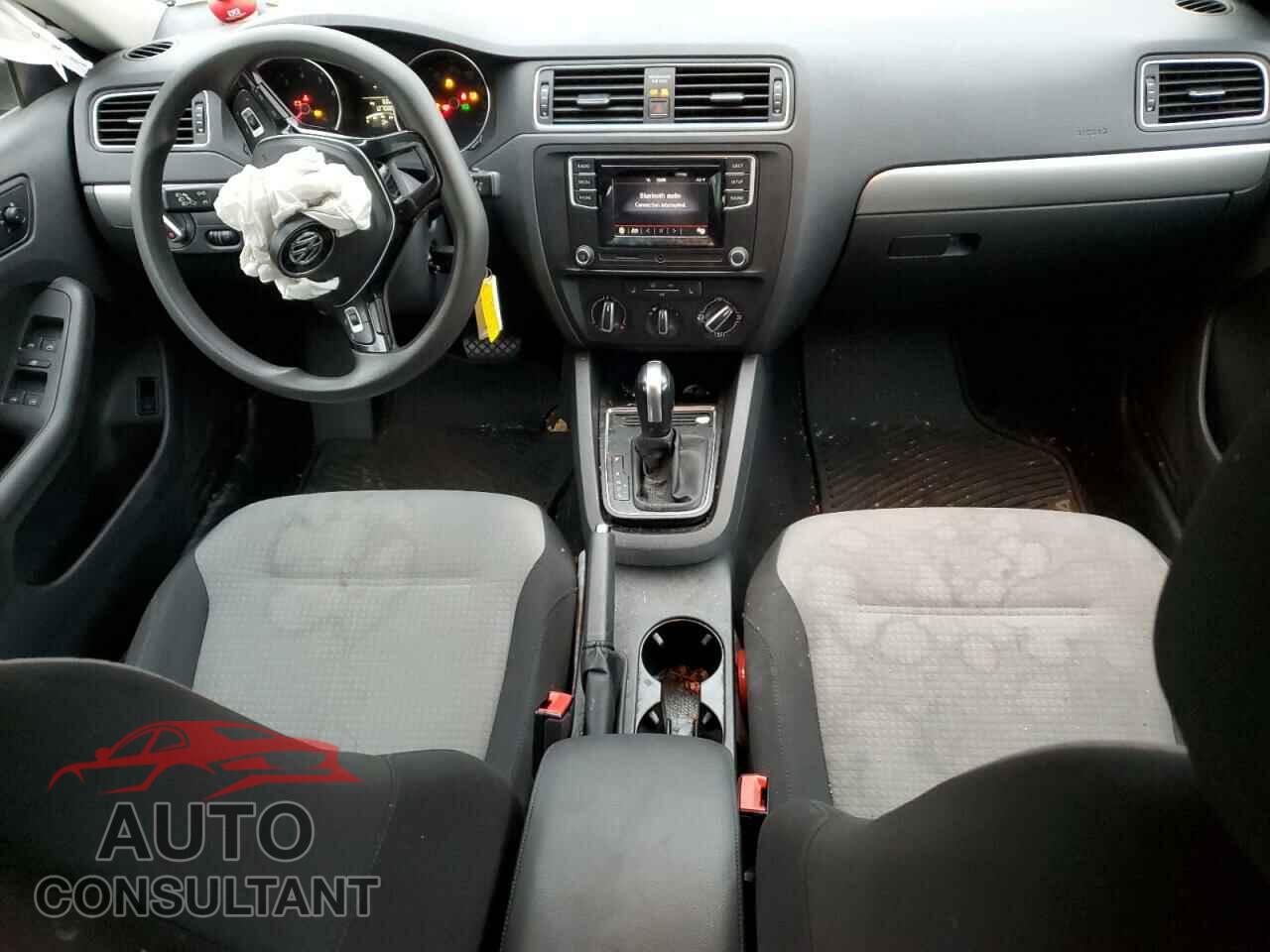 VOLKSWAGEN JETTA 2017 - 3VW2B7AJ6HM264252
