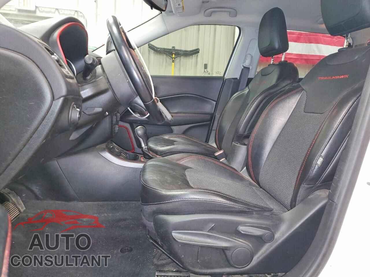 JEEP COMPASS 2020 - 3C4NJDDB4LT170746