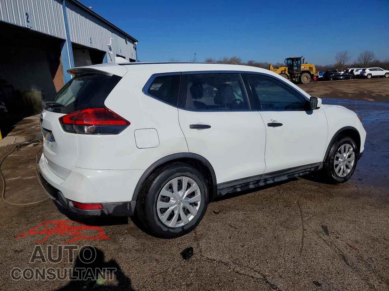 NISSAN ROGUE 2017 - KNMAT2MT0HP560163