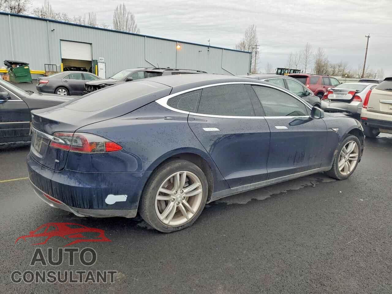 TESLA MODEL S 2013 - 5YJSA1CN8DFP06224