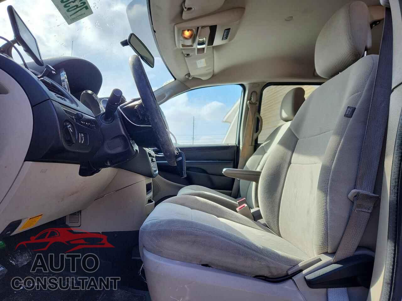 DODGE CARAVAN 2013 - 2C4RDGBG1DR617529
