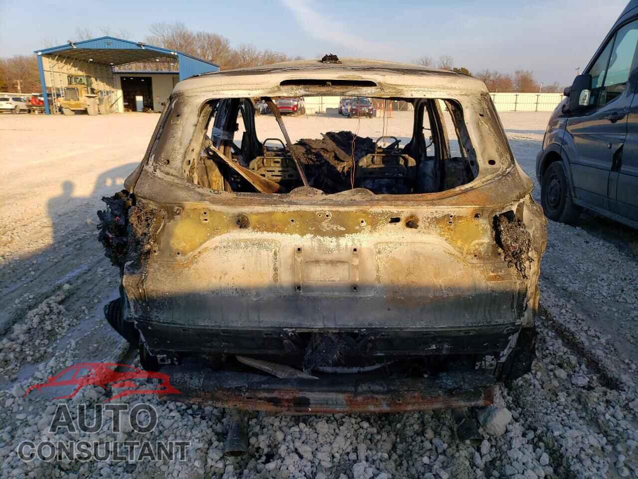 FORD ESCAPE 2017 - 1FMCU9GD2HUB50609