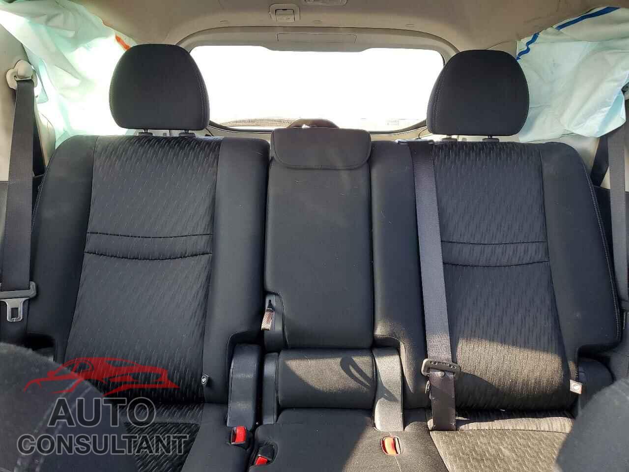 NISSAN ROGUE 2017 - KNMAT2MT5HP560840