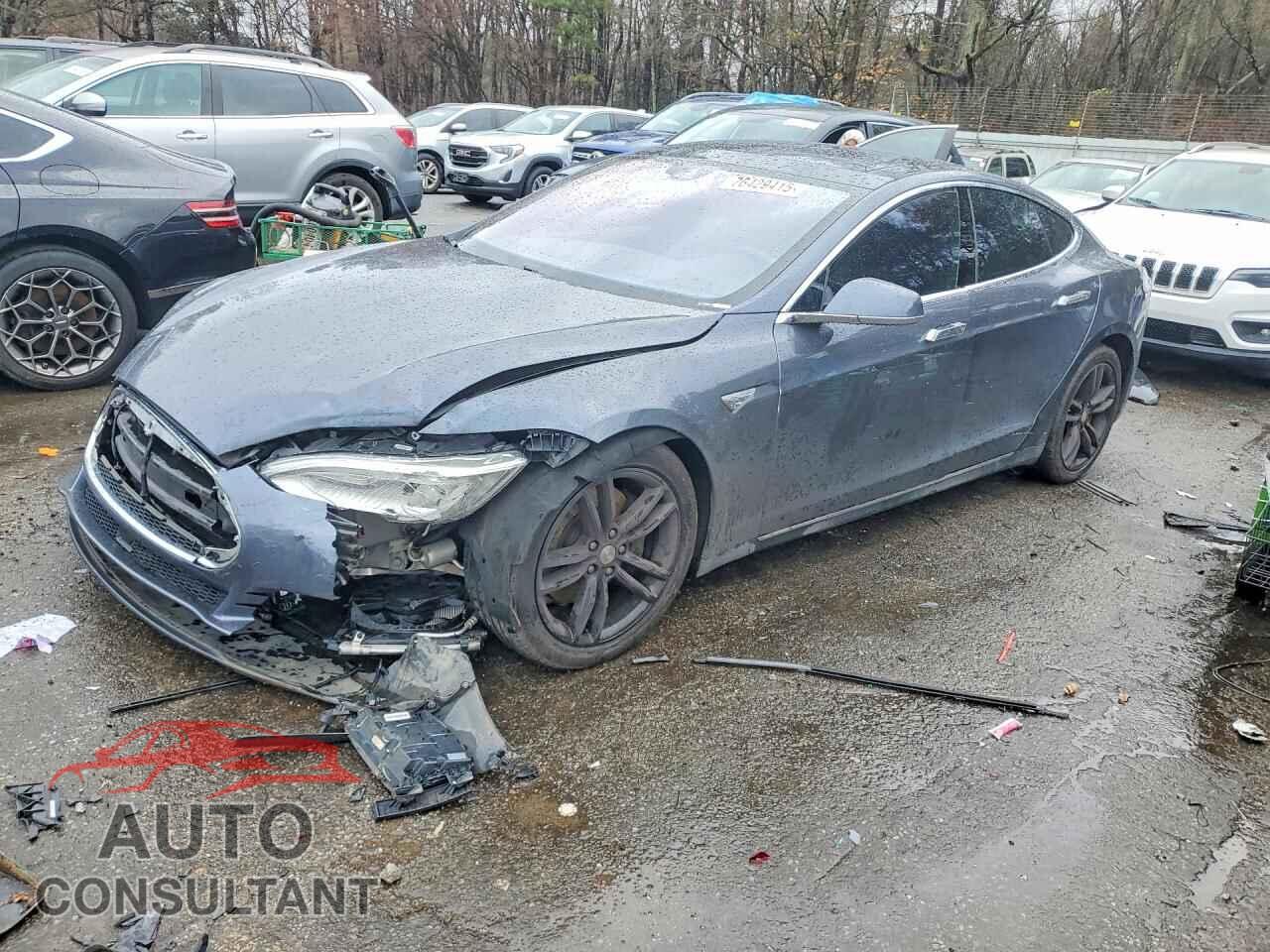TESLA MODEL S 2015 - 5YJSA1E21FF112323