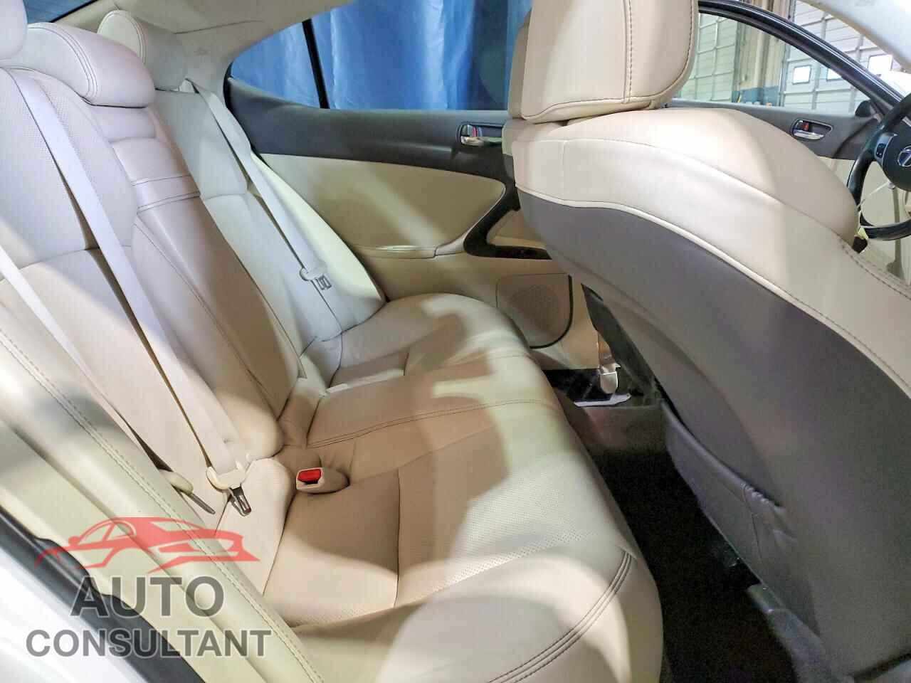 LEXUS IS 2011 - JTHCF5C20B5051959