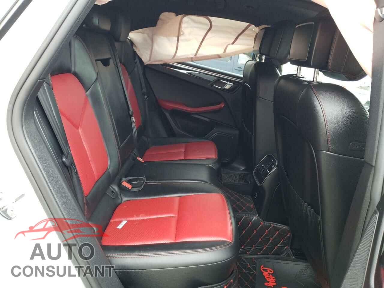 PORSCHE MACAN 2017 - WP1AA2A55HLB09084