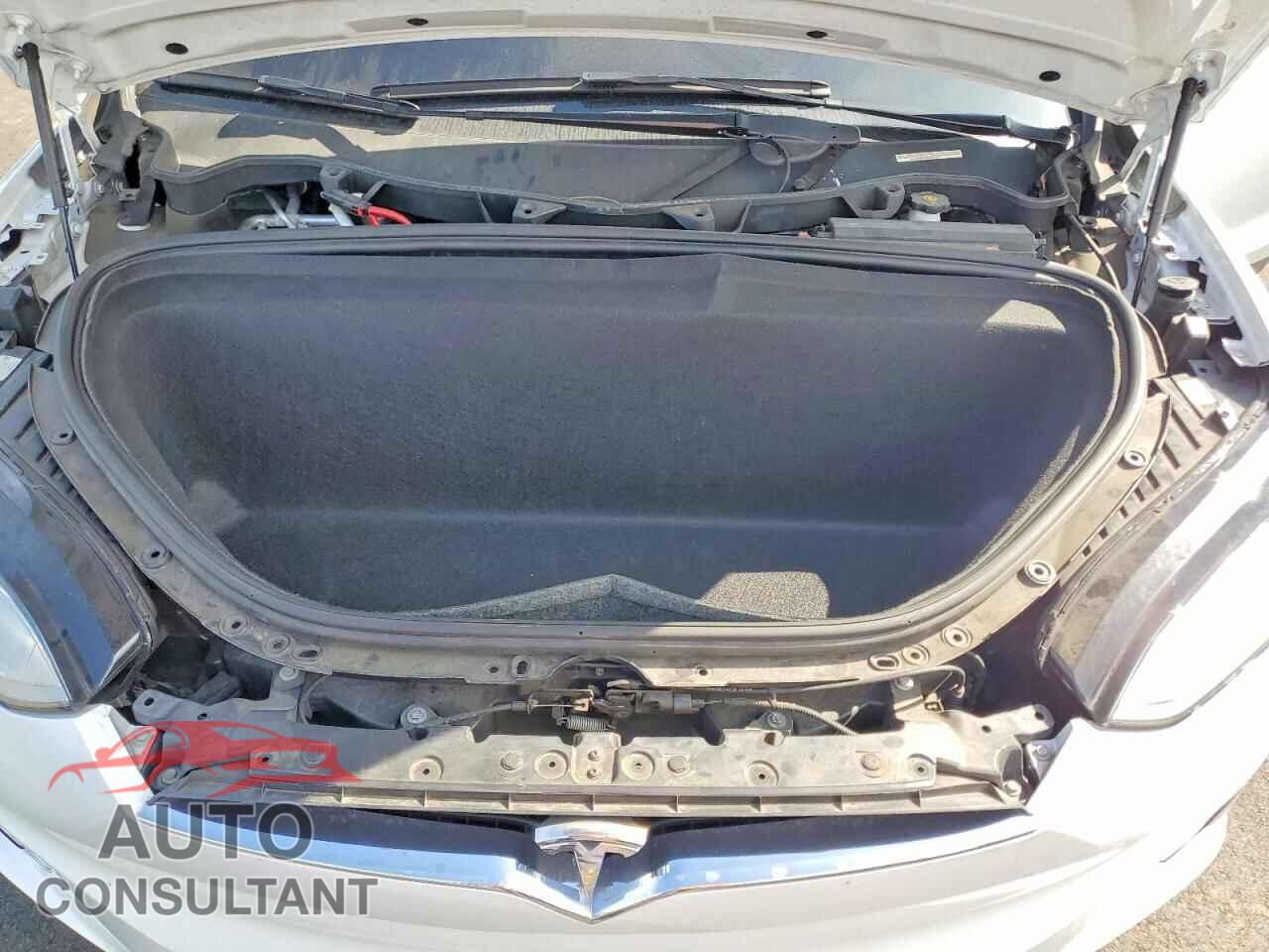 TESLA MODEL X 2019 - 5YJXCBE47KF183141