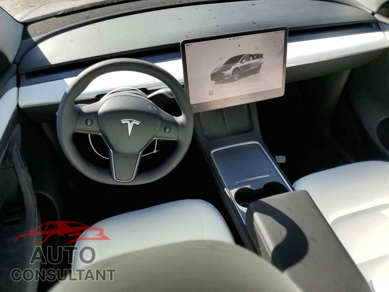 TESLA MODEL Y 2024 - 7SAYGDEE1RA288846