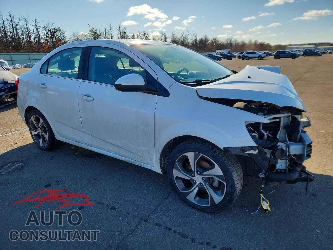 CHEVROLET SONIC 2018 - 1G1JF5SB7J4132755