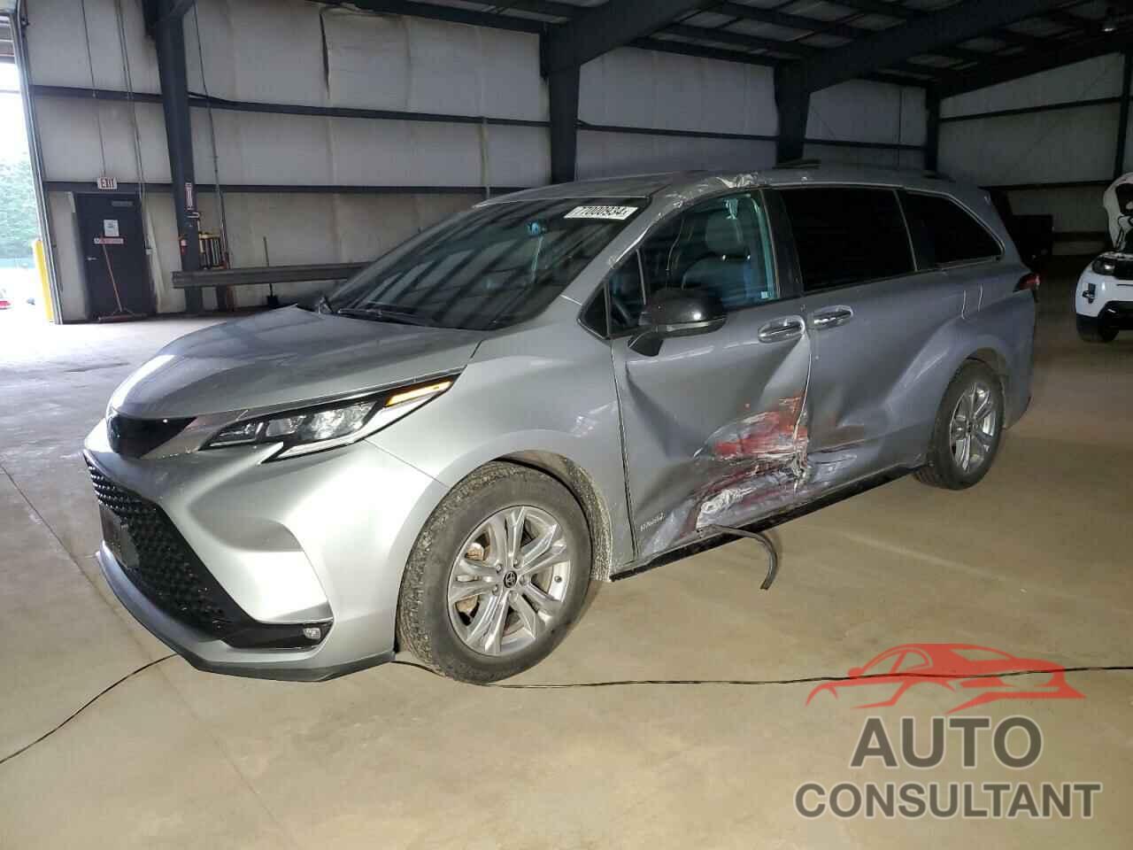 TOYOTA SIENNA 2021 - 5TDDSKFCXMS023572