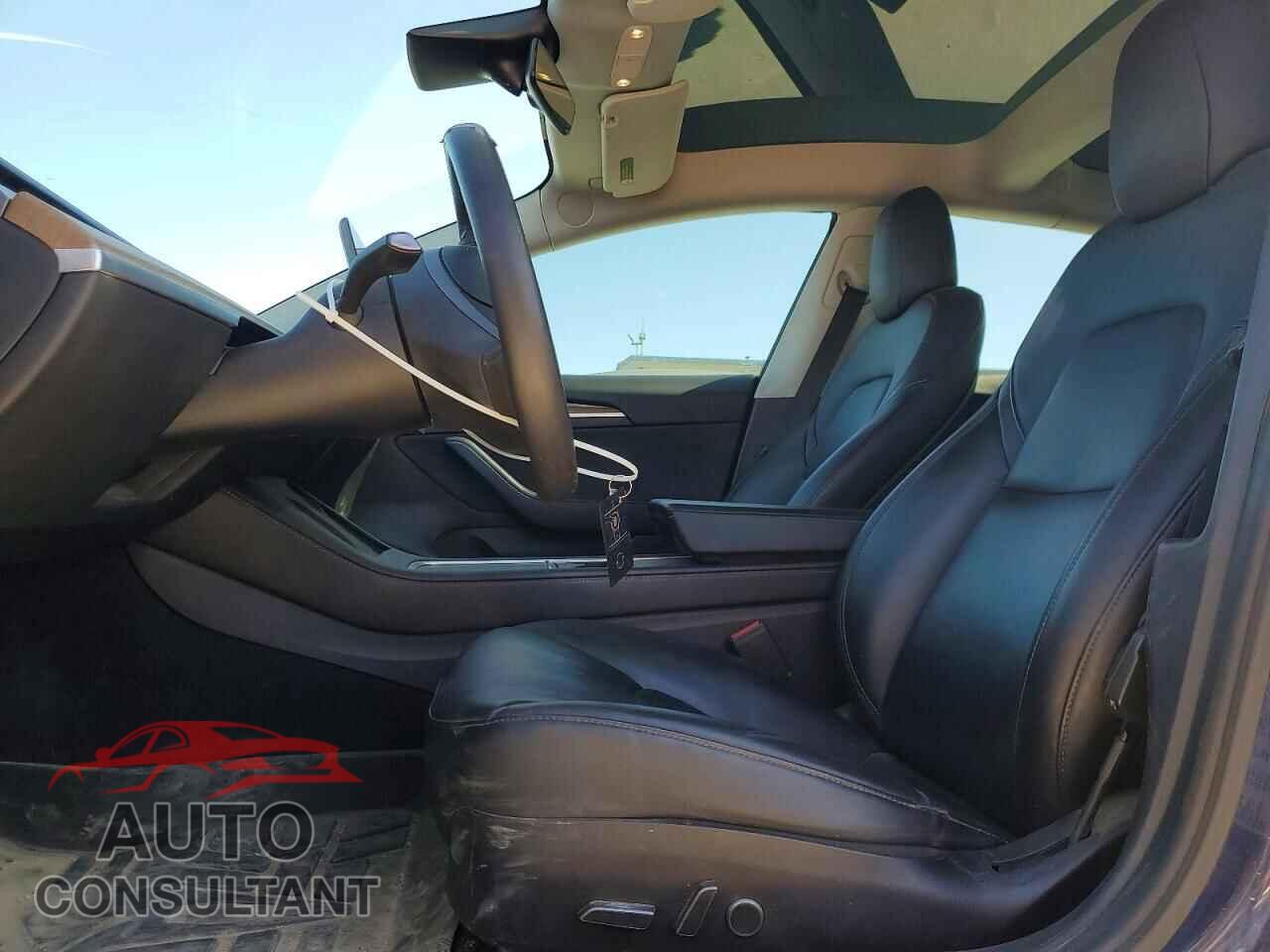 TESLA MODEL 3 2021 - 5YJ3E1EAXMF986957