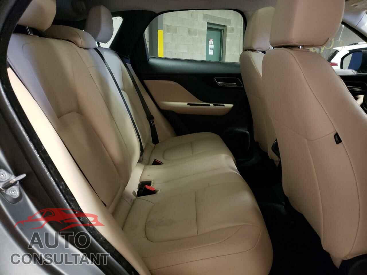 JAGUAR F-PACE 2017 - SADCJ2BV9HA068452