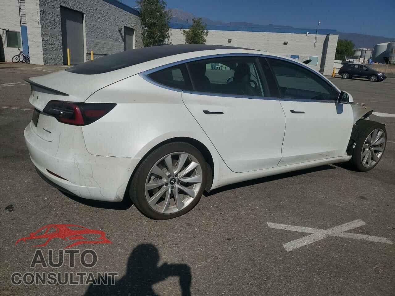 TESLA MODEL 3 2019 - 5YJ3E1EB2KF512653