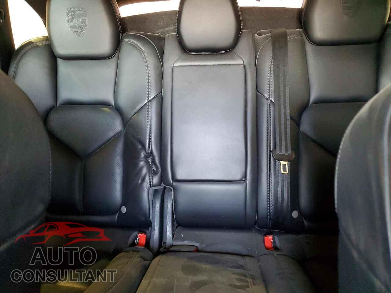 PORSCHE CAYENNE 2018 - WP1AA2A27JKA04550