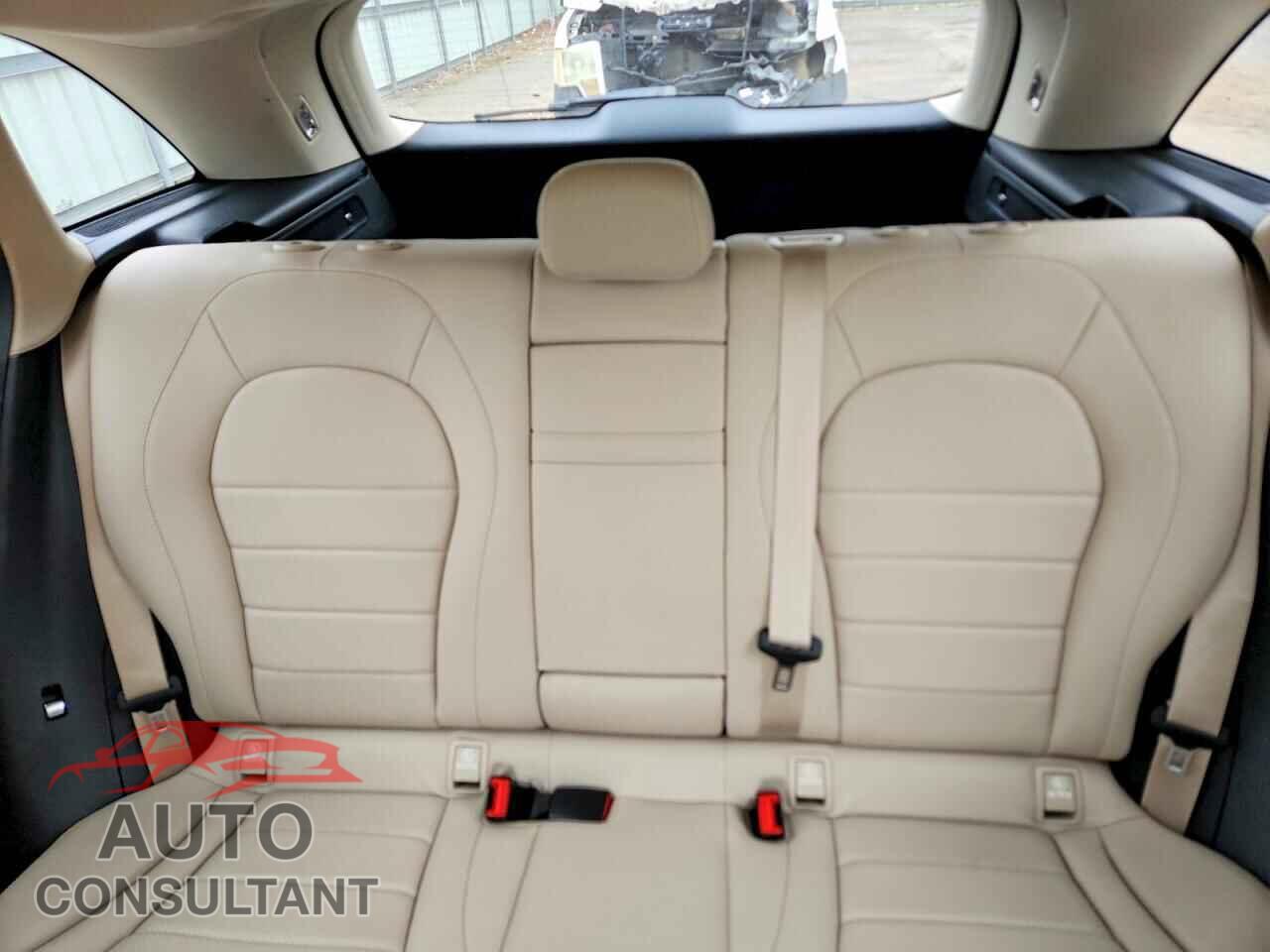 MERCEDES-BENZ GLC-CLASS 2016 - WDC0G4KB7GF082425