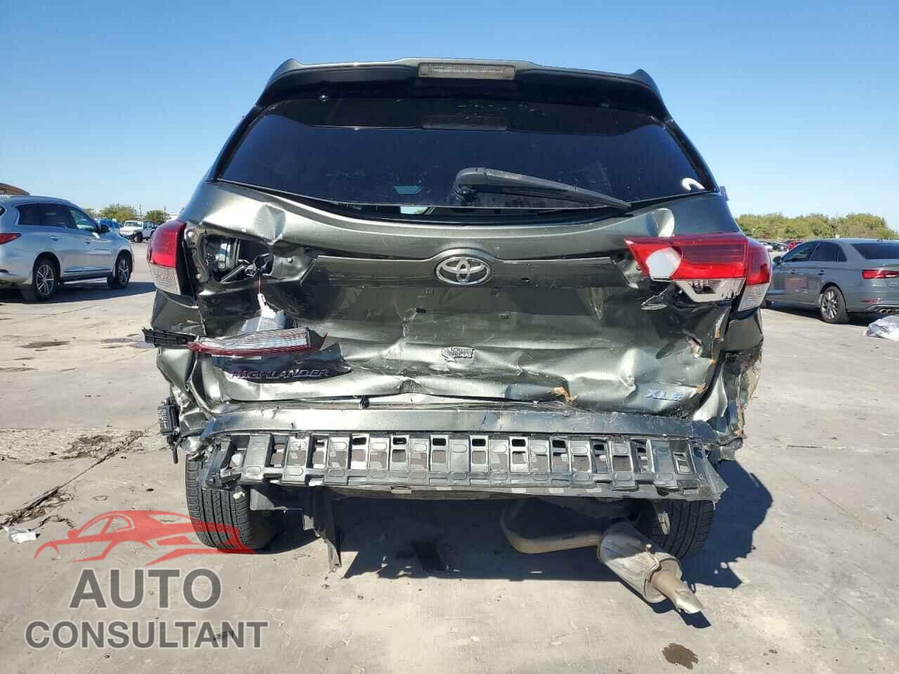 TOYOTA HIGHLANDER 2017 - 5TDKZRFH2HS208017