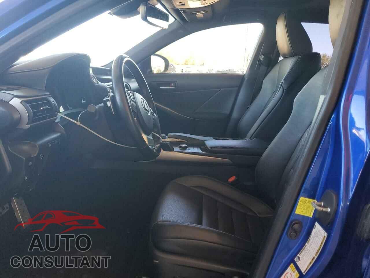 LEXUS IS 2018 - JTHBA1D23J5075429