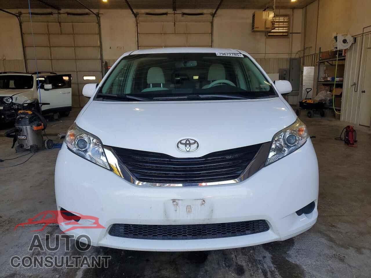 TOYOTA SIENNA 2011 - 5TDKK3DC9BS170933