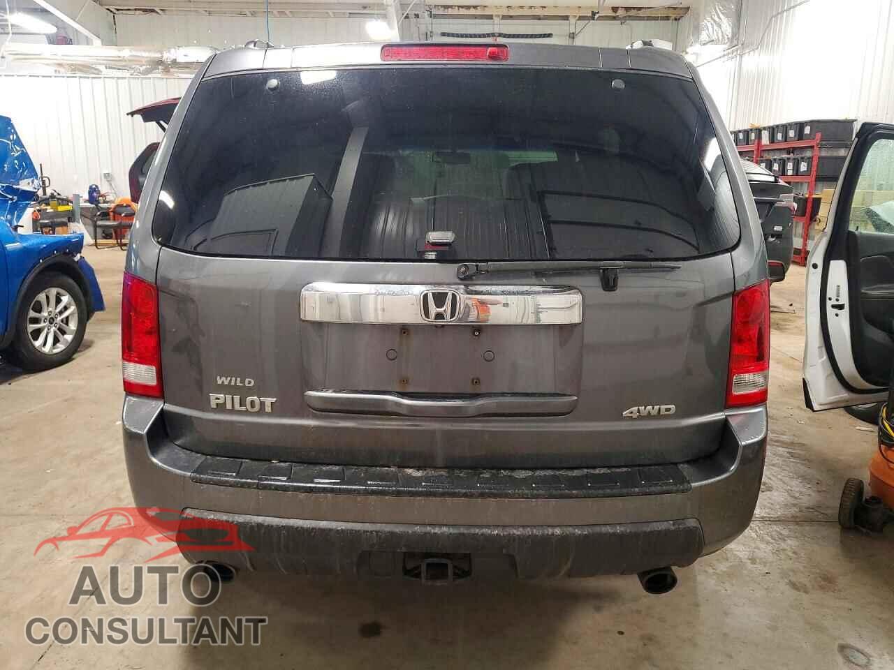 HONDA PILOT 2011 - 5FNYF4H54BB033225