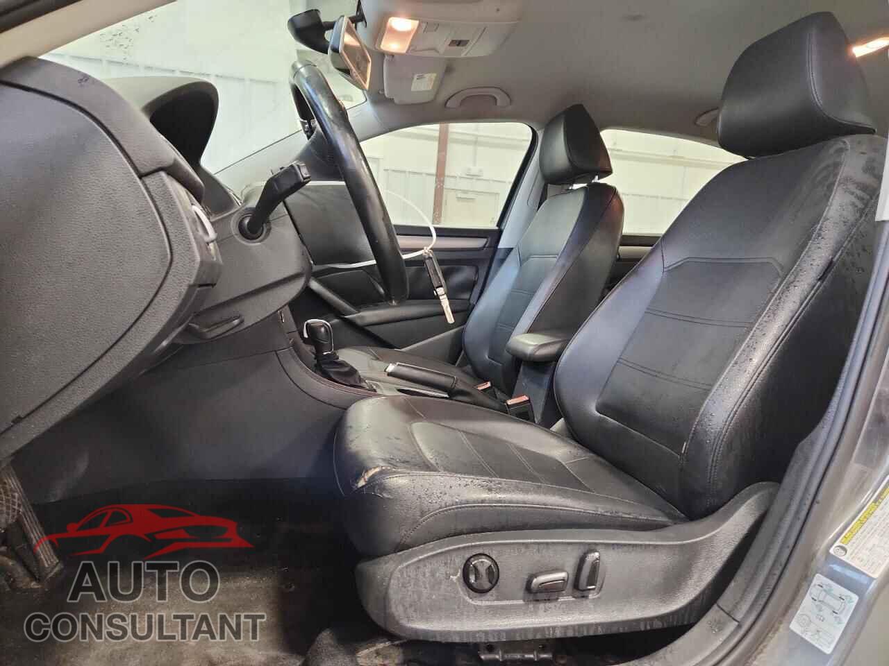 VOLKSWAGEN PASSAT 2014 - 1VWBP7A32EC002843