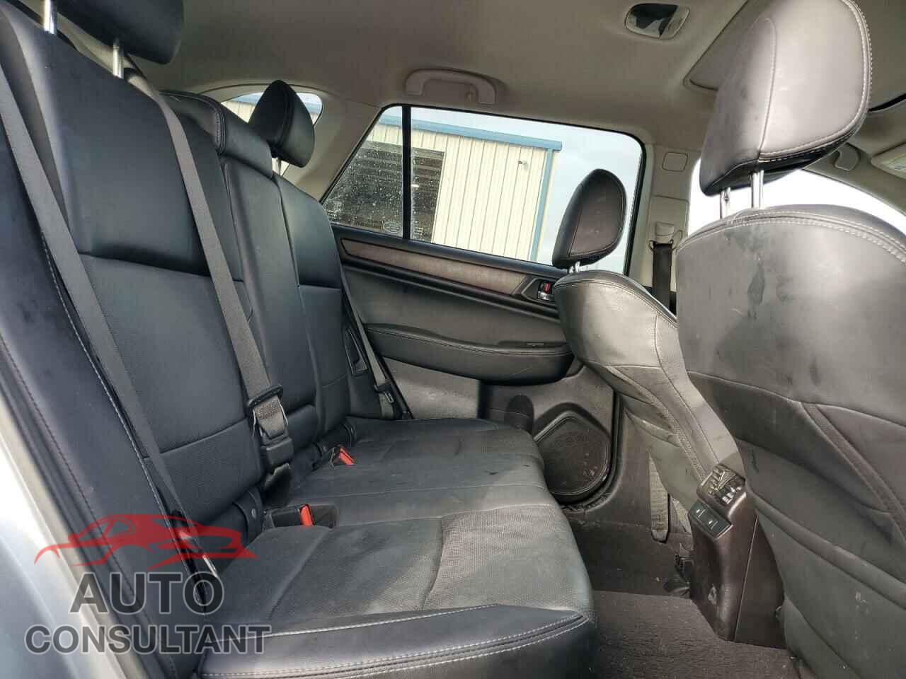 SUBARU OUTBACK 2017 - 4S4BSENC0H3375458