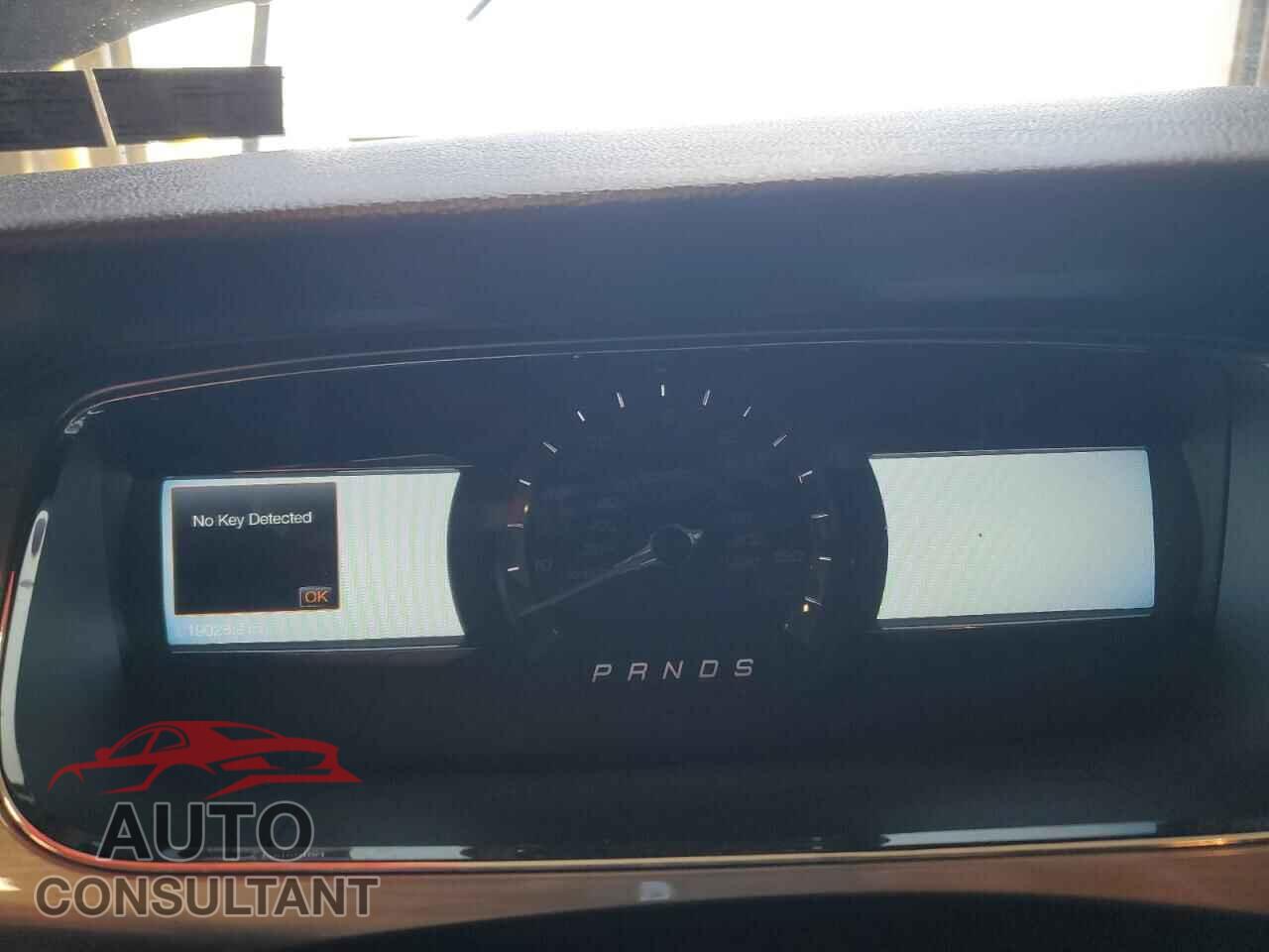 FORD TAURUS 2017 - 1FAHP2E80HG138686