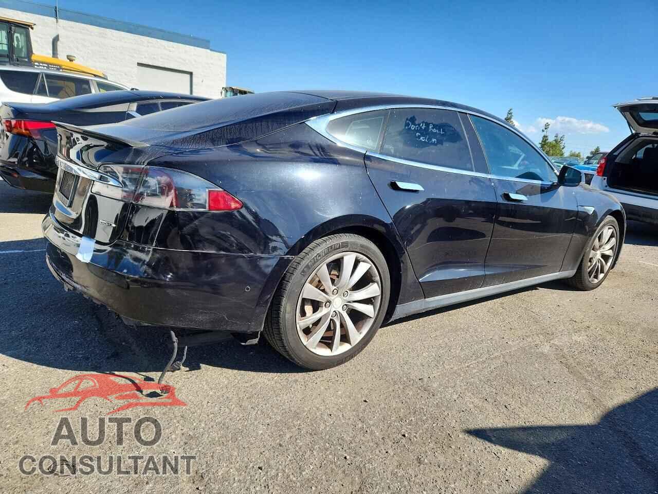 TESLA MODEL S 2015 - 5YJSA1H28FF082636