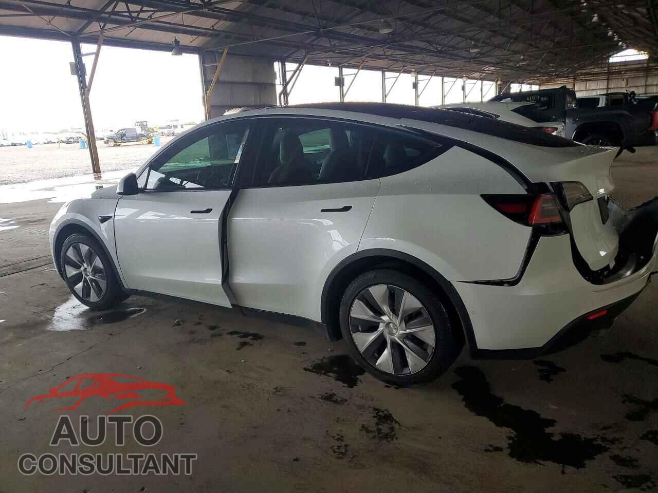 TESLA MODEL Y 2021 - 5YJYGDEEXMF098648