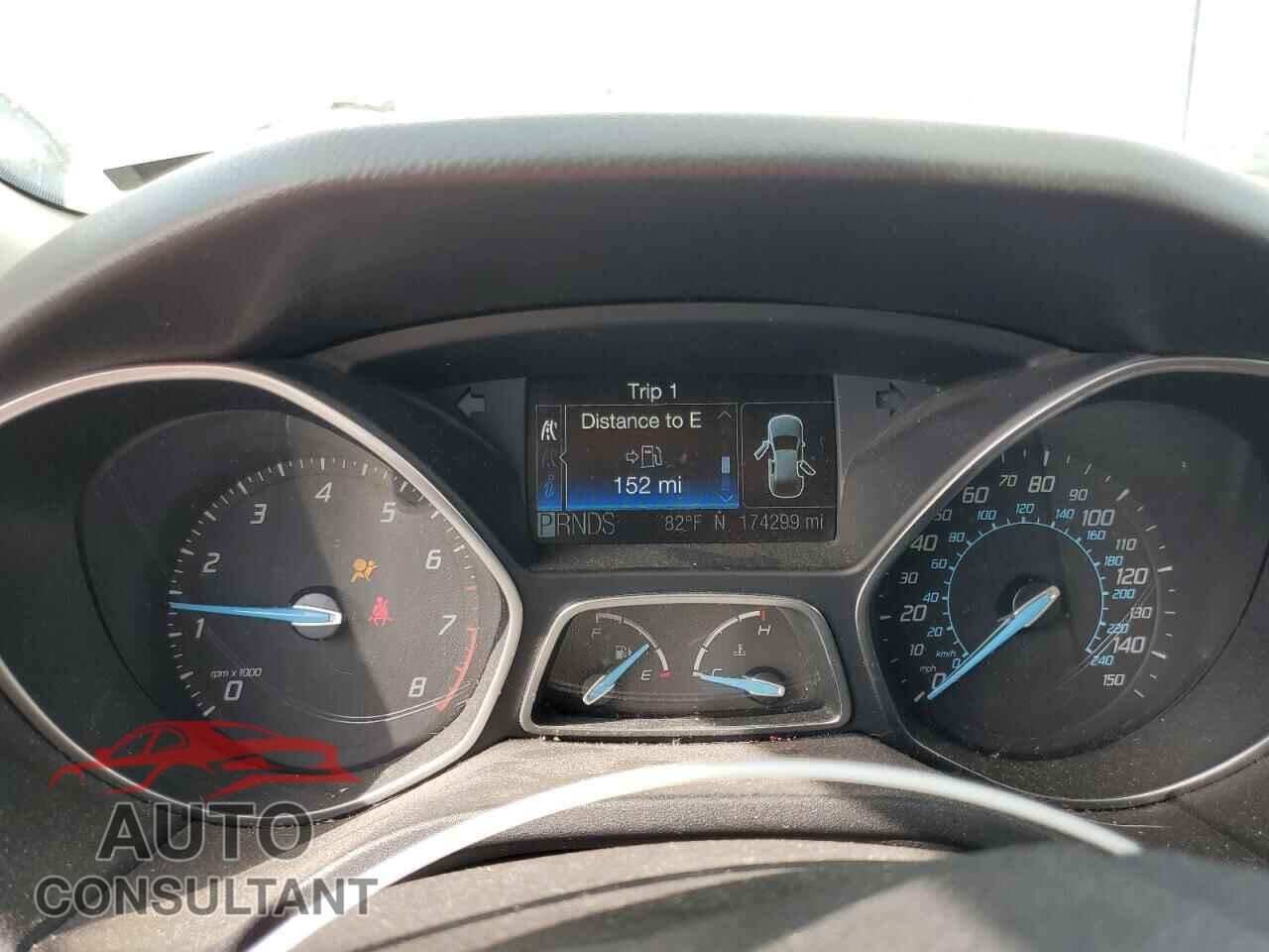 FORD FOCUS 2012 - 1FAHP3H22CL320354