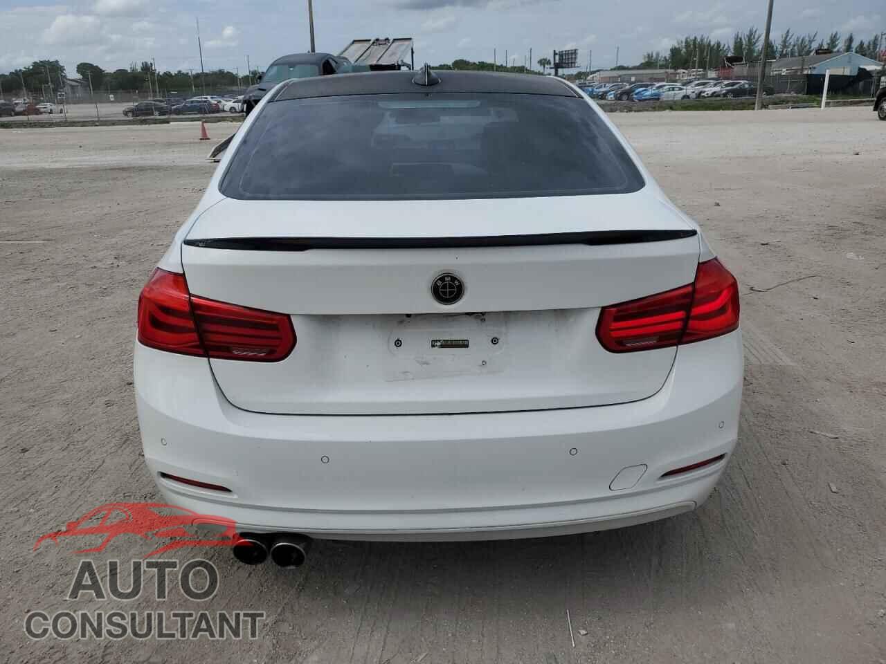 BMW 3 SERIES 2017 - WBA8E1G55HNU13295
