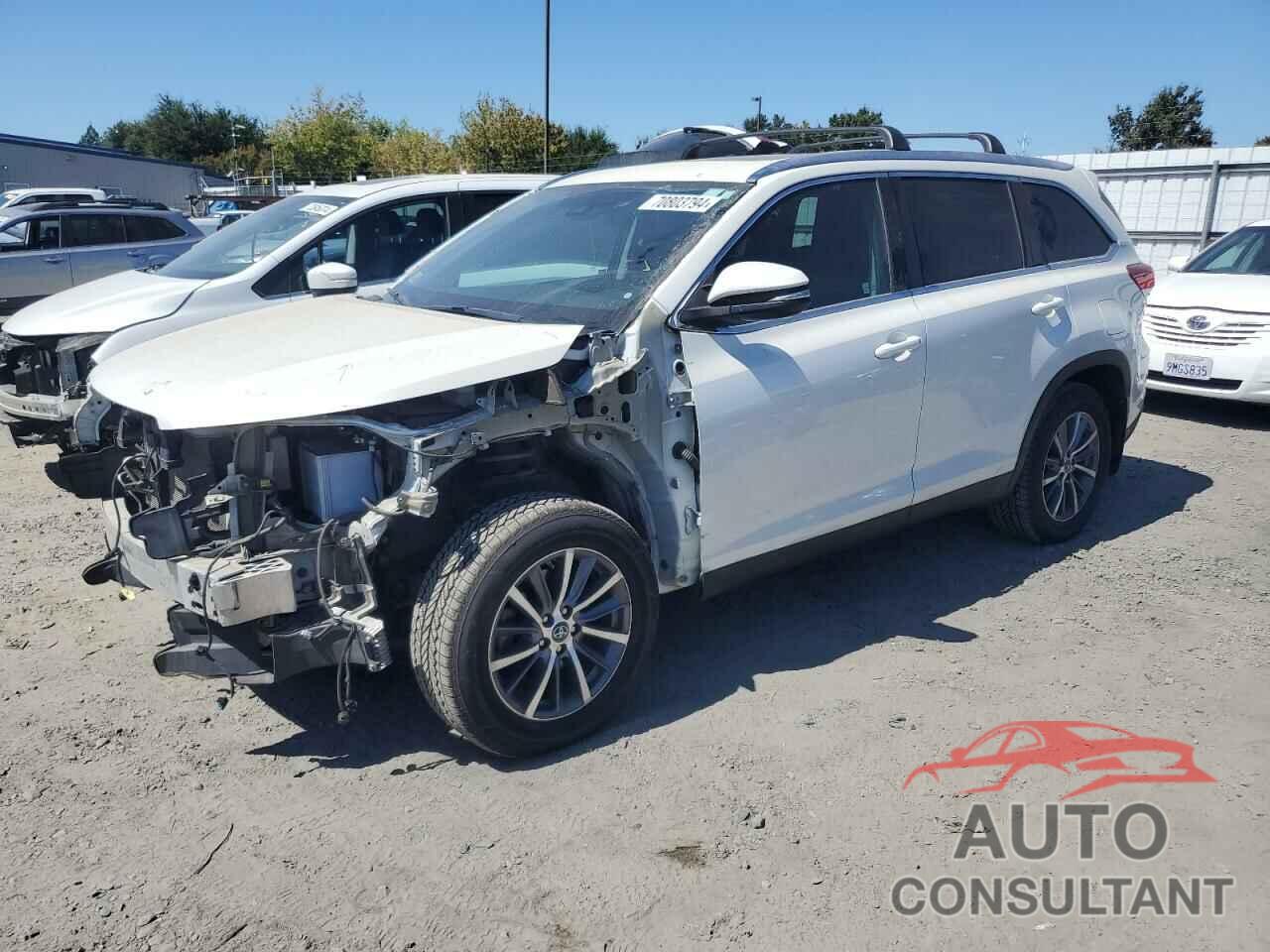 TOYOTA HIGHLANDER 2019 - 5TDJZRFH0KS615935