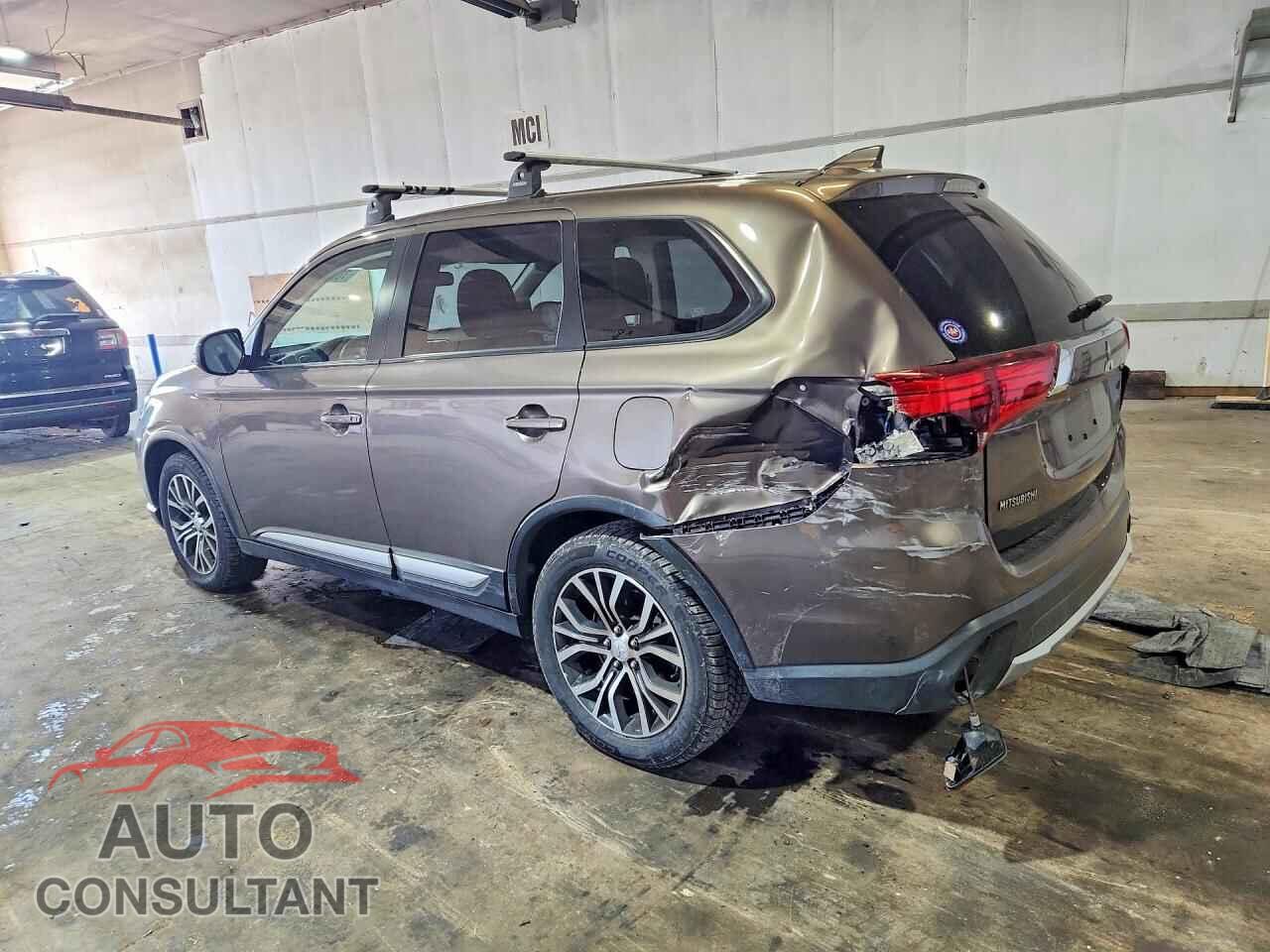 MITSUBISHI OUTLANDER 2018 - JA4AD3A31JZ009333